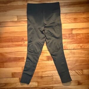 Lululemon Q5 Compression Seamless Leggings – Size 8 – NWOT - Charcoal Grey